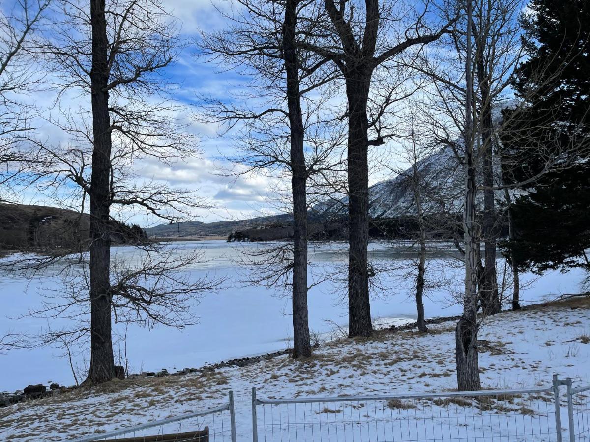 Kilmorey Lodge Waterton Park Exterior photo