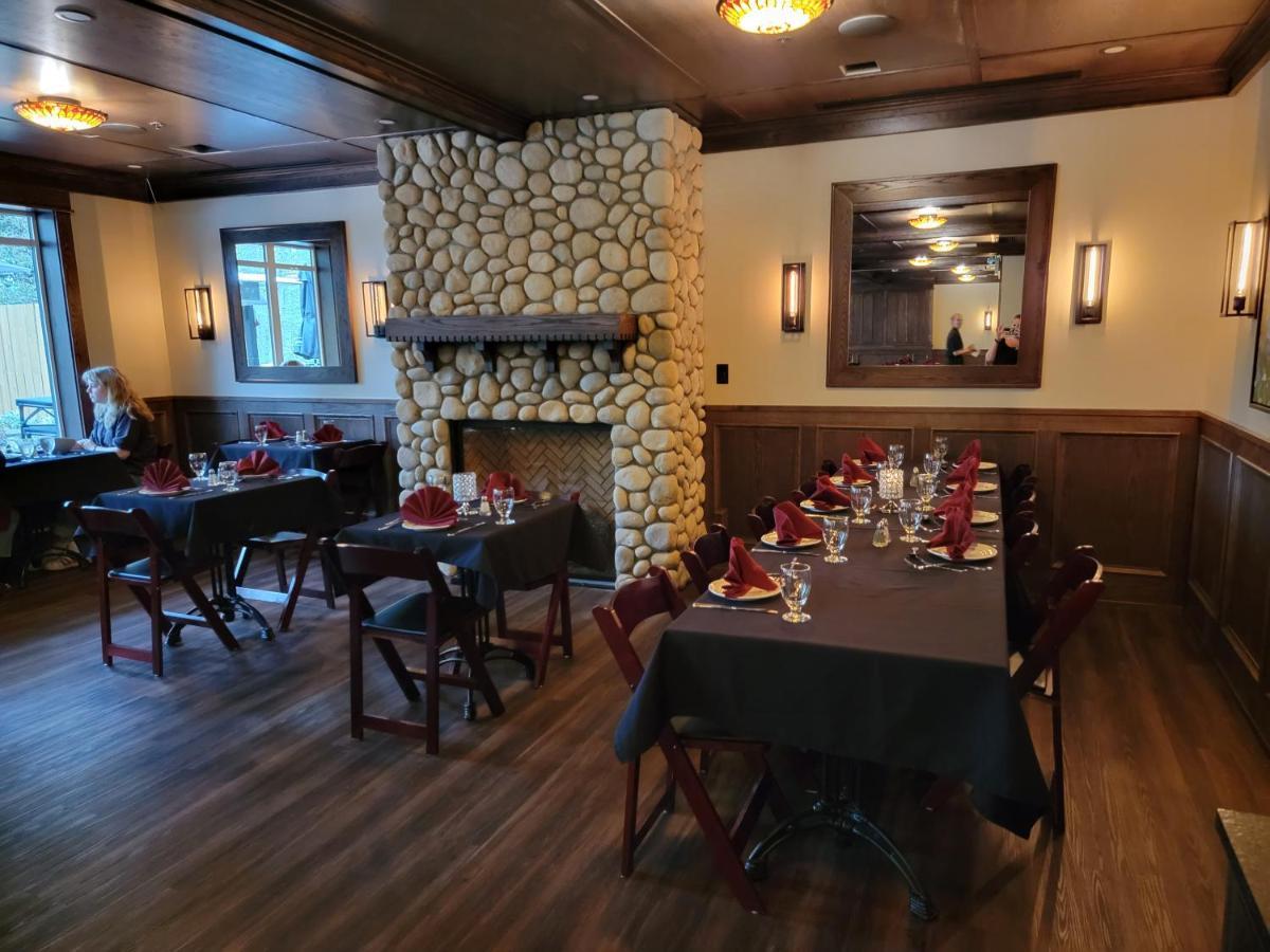 Kilmorey Lodge Waterton Park Exterior photo